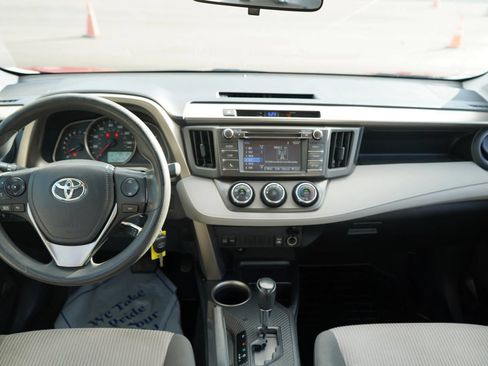 Used 2015 Toyota RAV4 LE FWD image 17