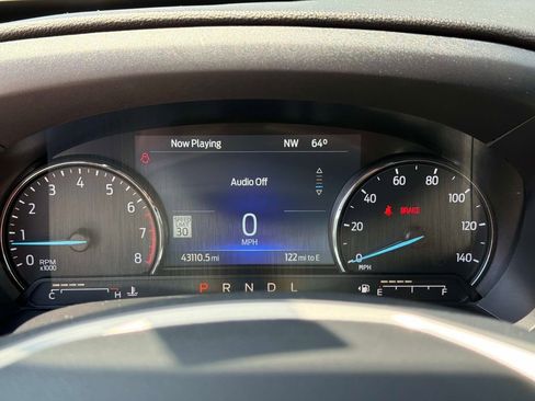 Used 2022 Ford Explorer Limited w/ Equipment Group 301A AWD/4WD image 31