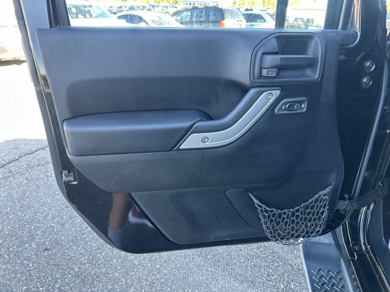 Used 2014 Jeep Wrangler Unlimited Sahara w/ Dual Top Group AWD/4WD image 14