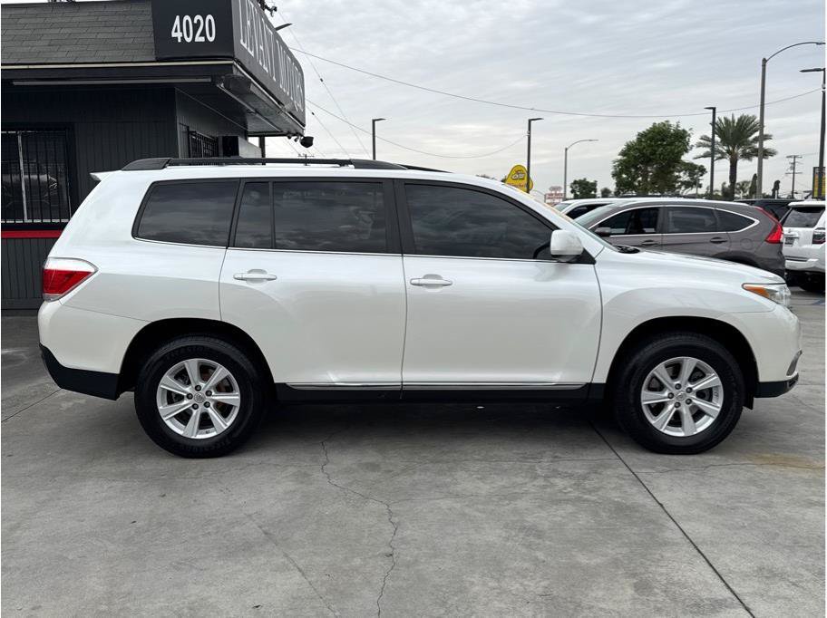 Used 2013 Toyota Highlander SE FWD image 8