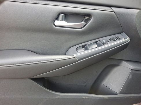 Used 2022 Nissan Sentra SV image 12