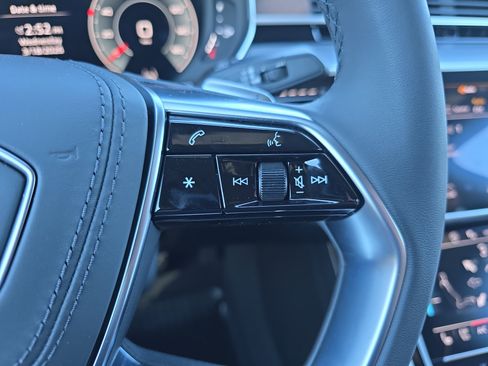 Used 2025 Audi A8 L 3.0T w/ Executive Package image 18