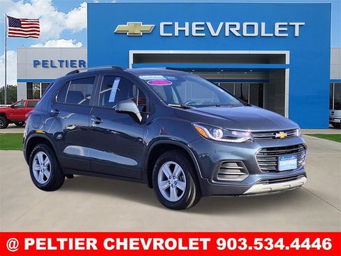 Certified 2022 Chevrolet Trax LT w/ LT Convenience Package image 1