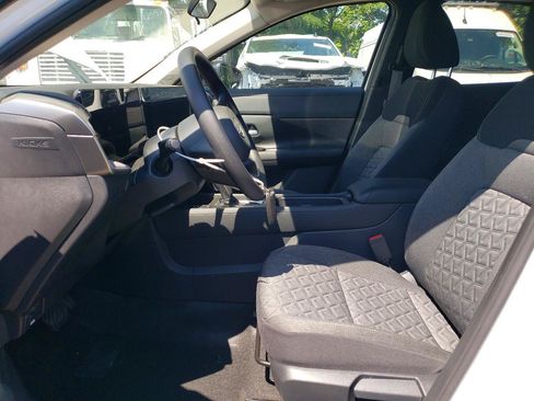 Used 2026 Nissan Kicks SV w/ SV Premium Package AWD/4WD image 6