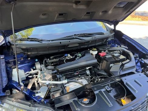 Used 2018 Nissan Rogue SV AWD/4WD image 42