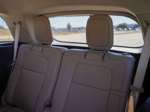 Used 2020 Lincoln Aviator Reserve w/ Equipment Group 202A image 25