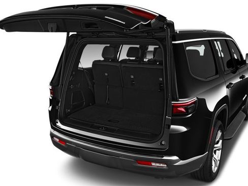 Used 2022 Jeep Wagoneer Series III w/ Rear Seat Video Group 1 image 7