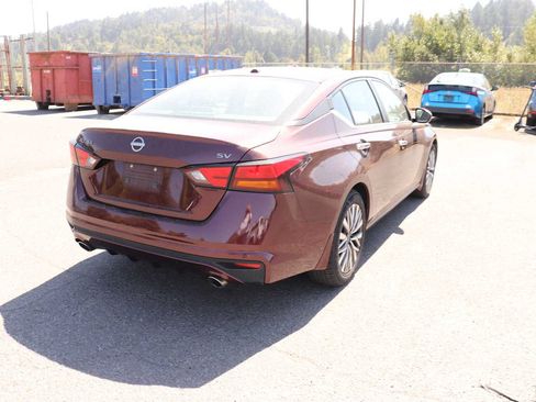 Used 2024 Nissan Altima 2.5 SV w/ SV Premium Package FWD image 4