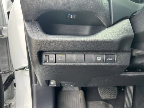 Used 2025 Toyota RAV4 XSE AWD/4WD image 24