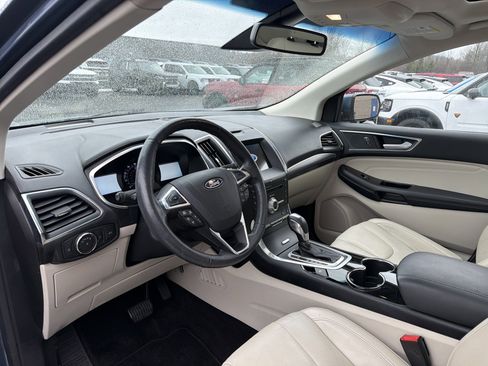 Used 2018 Ford Edge Titanium w/ Equipment Group 301A image 8