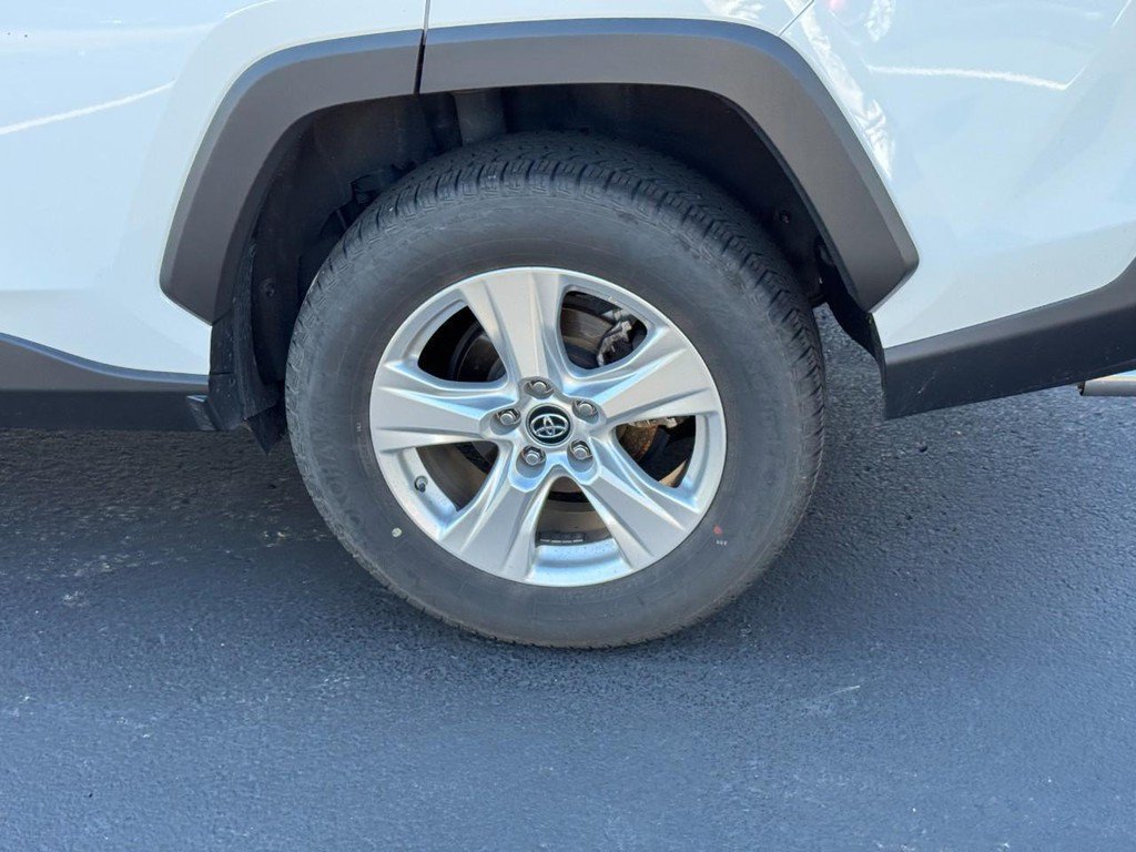 Used 2019 Toyota RAV4 XLE FWD image 10