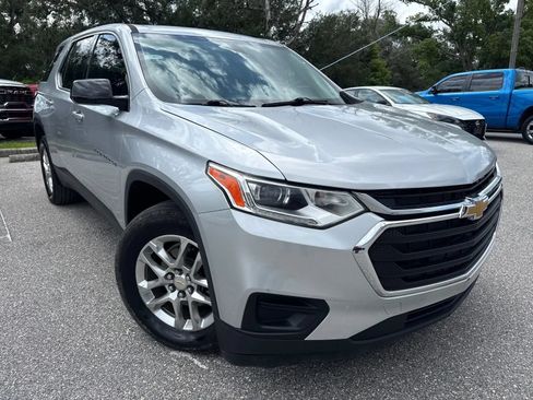 Used 2020 Chevrolet Traverse LS FWD image 4