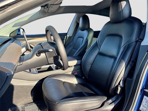 Used 2021 Tesla Model 3 Standard Range Plus image 23