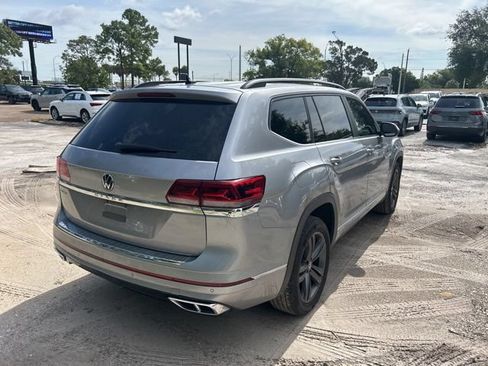 Used 2021 Volkswagen Atlas SE w/ Panoramic Sunroof Package FWD image 4