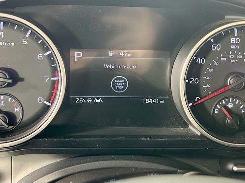 Used 2024 Kia Carnival LX image 12