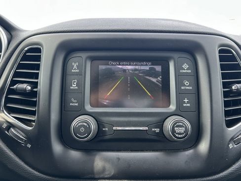 Used 2018 Jeep Compass Latitude image 20