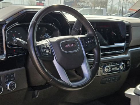 Used 2024 GMC Sierra 3500 SLE w/ SLE Convenience Package image 3