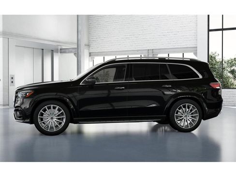 Used 2025 Mercedes-Benz GLS 580 4MATIC image 35