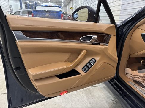 Used 2013 Porsche Panamera GTS image 11