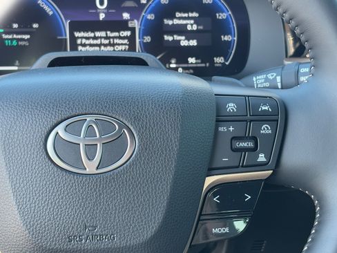 Used 2026 Toyota Crown Signia w/ Advanced Technology Package image 22