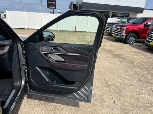 New 2026 Ford Explorer Platinum RWD image 10