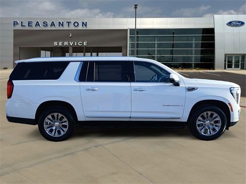 Used 2025 GMC Yukon XL Denali image 6