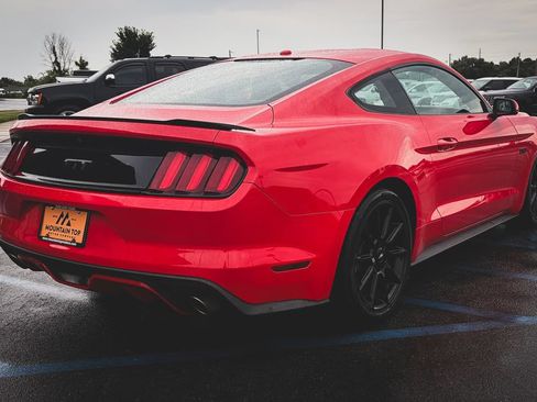 Used 2016 Ford Mustang GT Premium w/ Black Accent Package RWD image 29