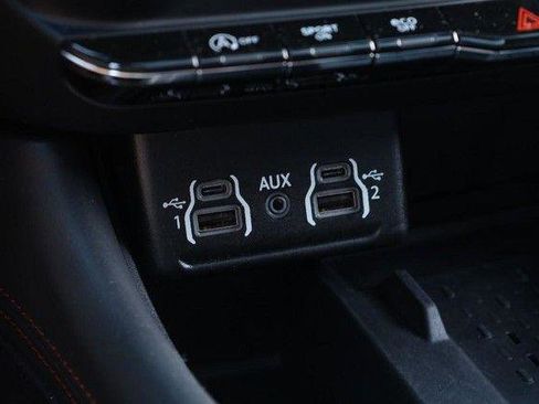 Used 2025 Dodge Durango GT AWD/4WD image 18