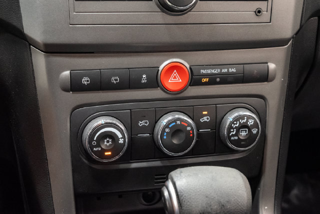Used 2013 Chevrolet Captiva Sport LT FWD image 19