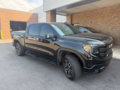 Used 2024 GMC Sierra 1500 AT4 w/ AT4 Preferred Package AWD/4WD image 10