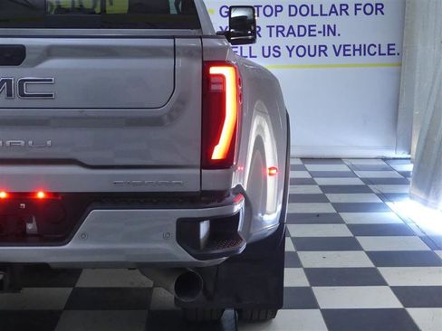 Used 2025 GMC Sierra 3500 Denali Ultimate AWD/4WD image 40