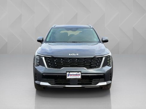 Certified 2024 Kia Sorento S AWD/4WD image 2