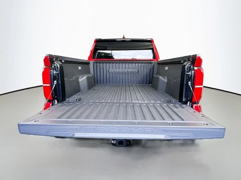 Certified 2026 Toyota Tacoma SR5 AWD/4WD image 25
