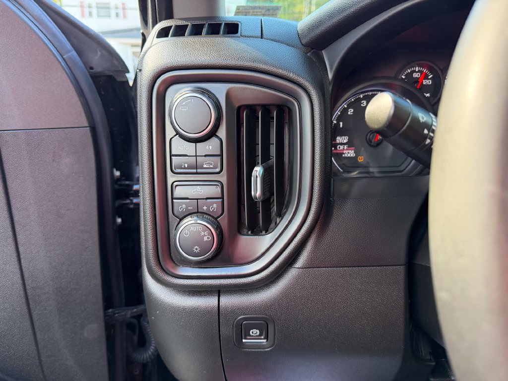 Used 2021 Chevrolet Silverado 1500 Custom AWD/4WD image 14