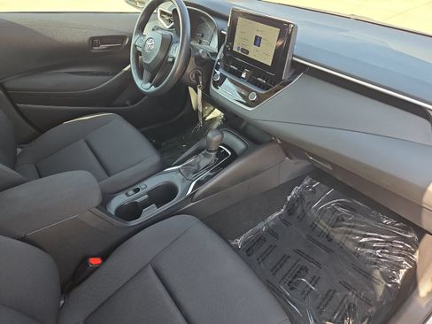 Used 2025 Toyota Corolla LE FWD image 14