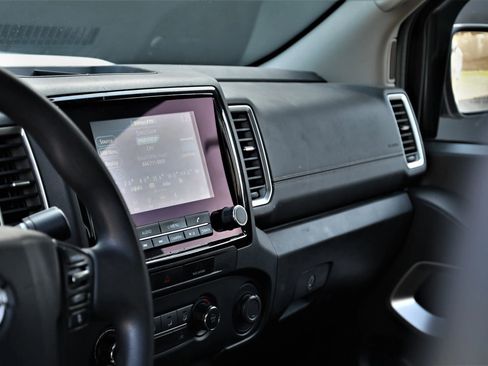 Used 2022 Nissan Frontier SV w/ Technology Package image 12