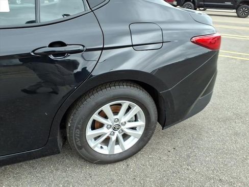 Certified 2025 Toyota Camry LE image 5