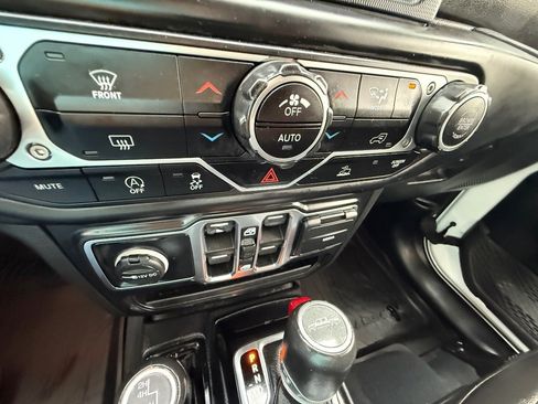 Used 2022 Jeep Gladiator Overland w/ Popular Equipment Package image 34