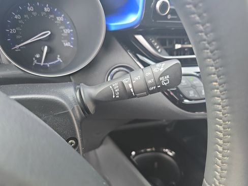 Used 2021 Toyota C-HR XLE image 25