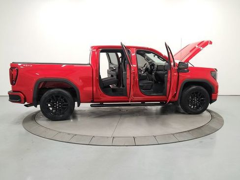 Used 2024 GMC Sierra 1500 Elevation w/ LPO, Elevation Black Package AWD/4WD image 16