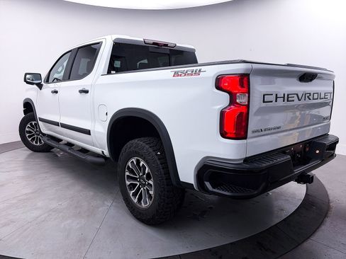 Used 2023 Chevrolet Silverado 1500 ZR2 w/ Technology Package image 2