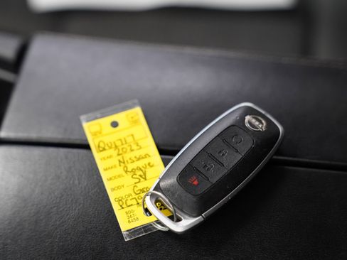 Used 2023 Nissan Rogue SV image 20