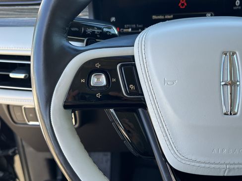 Used 2020 Lincoln Aviator Black Label w/ Dynamic Handling Package image 17