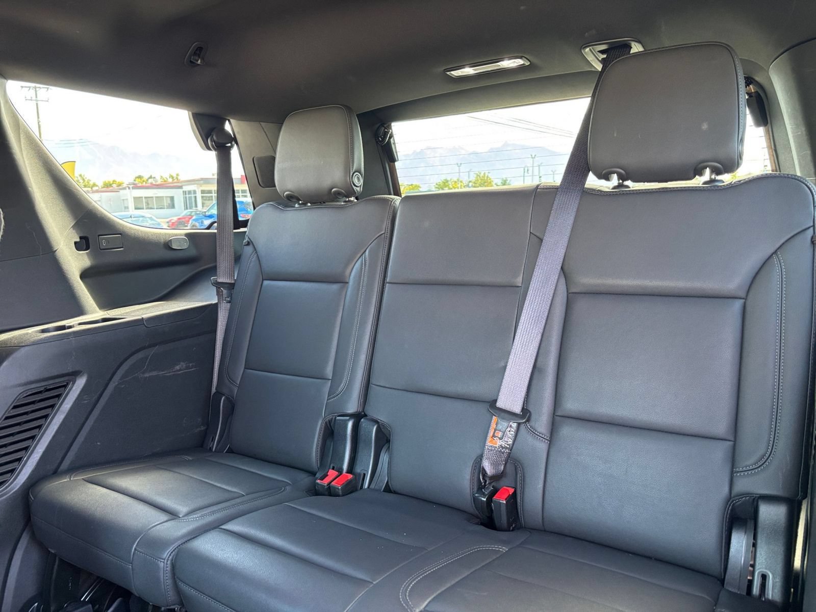Used 2025 Chevrolet Tahoe Z71 AWD/4WD image 31