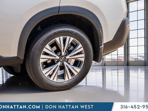 Used 2023 Nissan Rogue SV FWD image 37