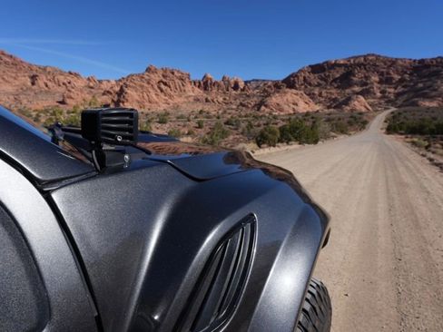 Used 2017 Ford F150 Raptor w/ Equipment Group 802A Luxury image 9