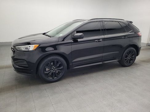 Used 2023 Ford Edge SE w/ Black Appearance Package image 2