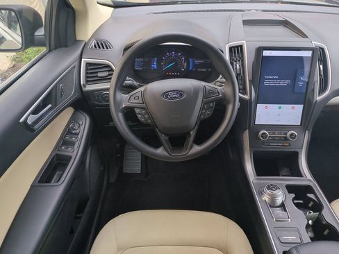 Used 2021 Ford Edge SE FWD image 18