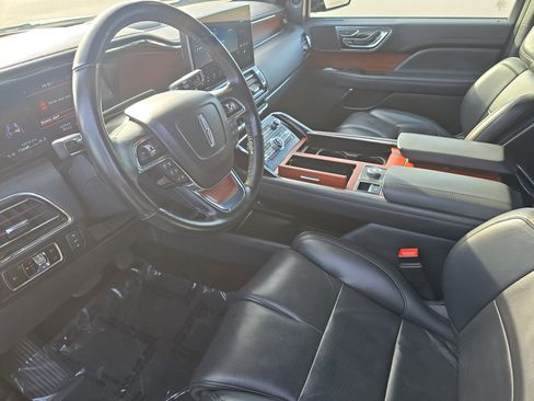 Used 2024 Lincoln Navigator Reserve image 17