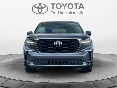 Used 2025 Honda Pilot EX-L image 8